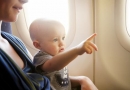 到国外生孩子后，刚满月的宝宝可以坐飞机吗？